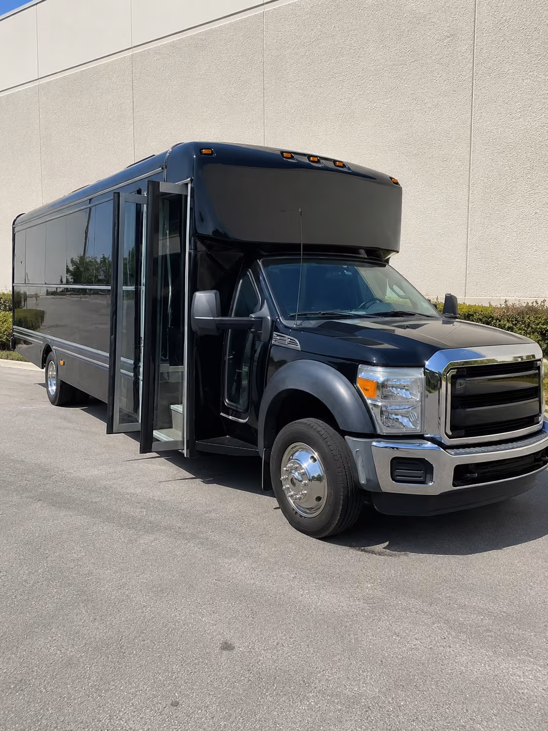 Akron Winery Tour & Pub Crawl Transportation