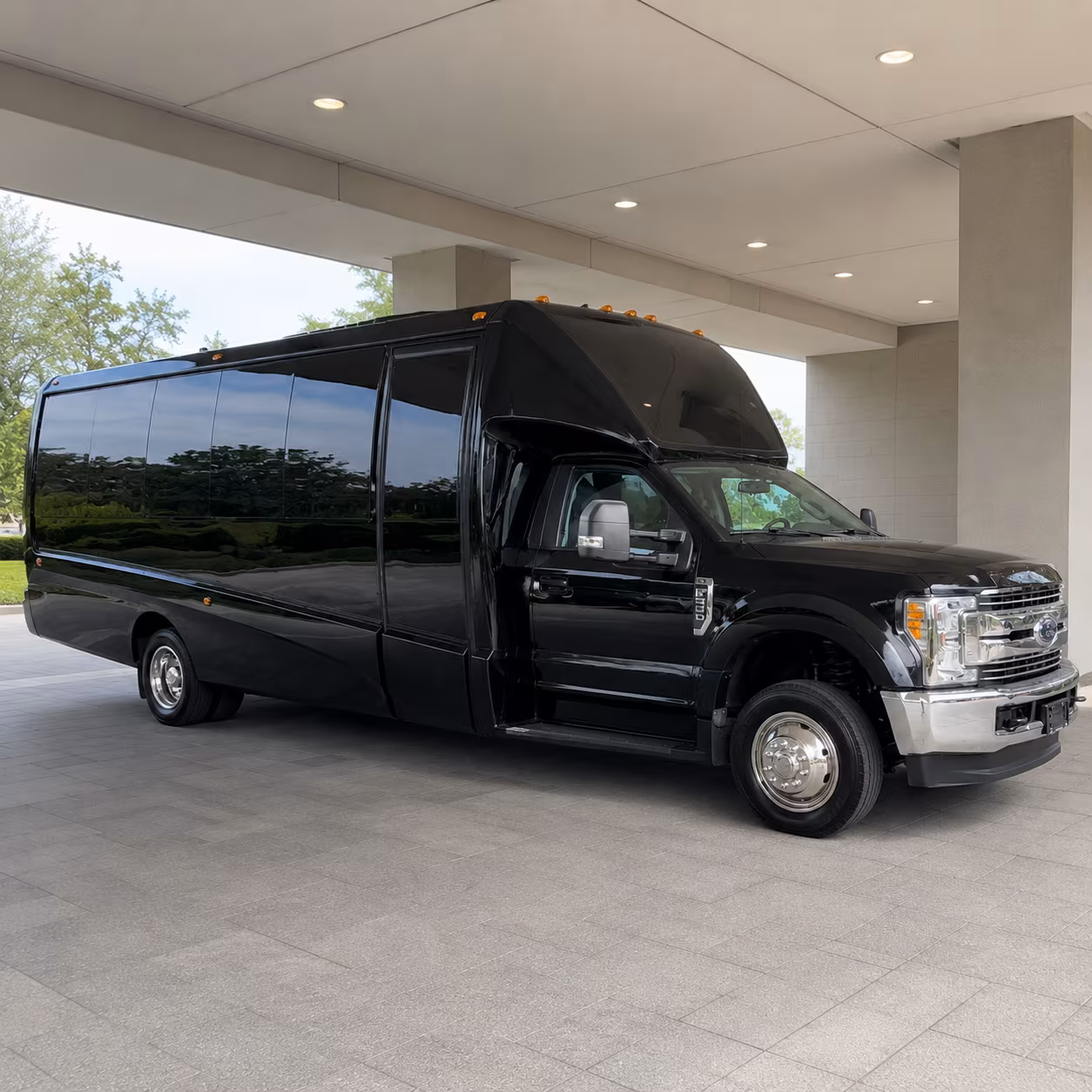 Pittsburgh Birthday, Sweet 16, & Quinceañera Transportation party bus exterior