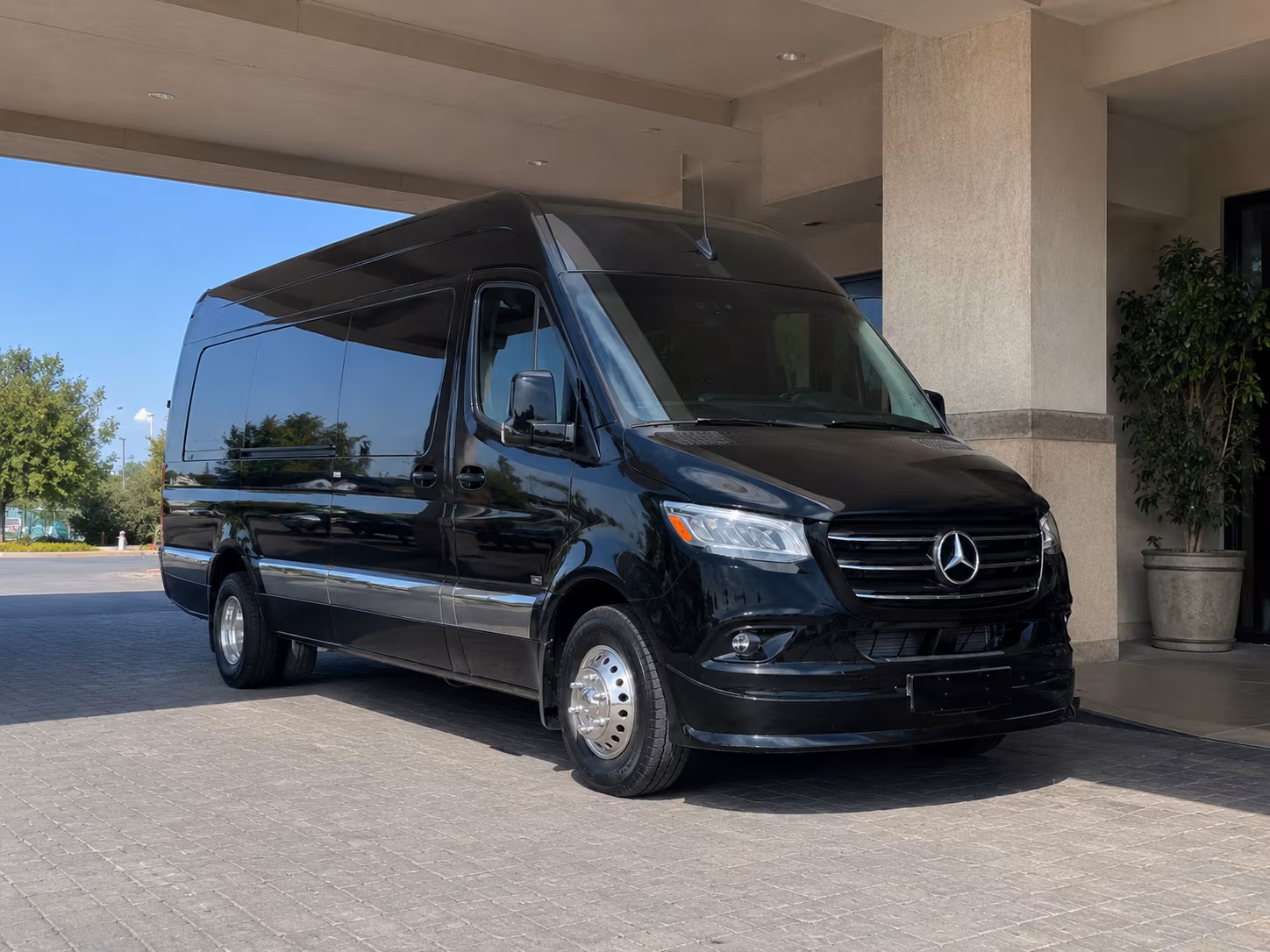 Pittsburgh Corporate Transportation party bus exterior