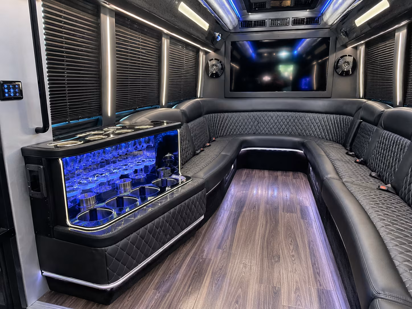 Youngstown Birthday, Sweet 16, & Quinceañera Party Bus Rentals