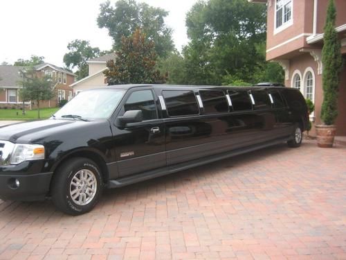 Pittsburgh 15 Passenger Limo